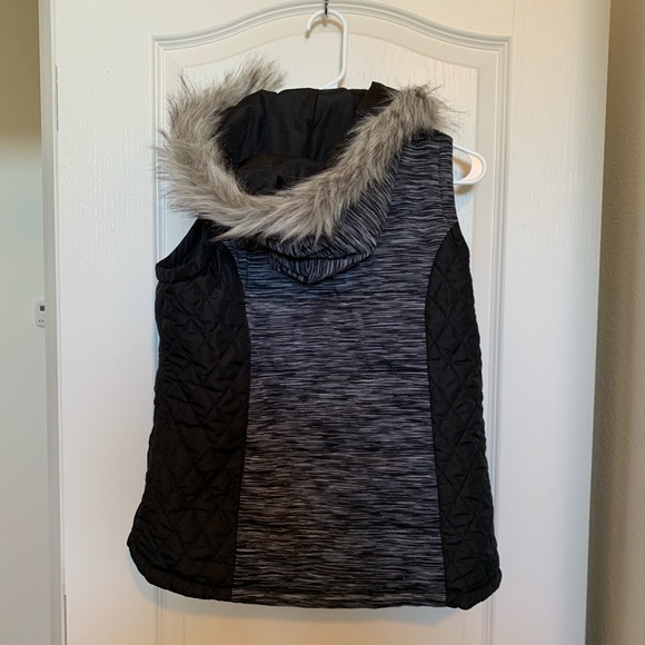 Reversible vest - Picture 2 of 5